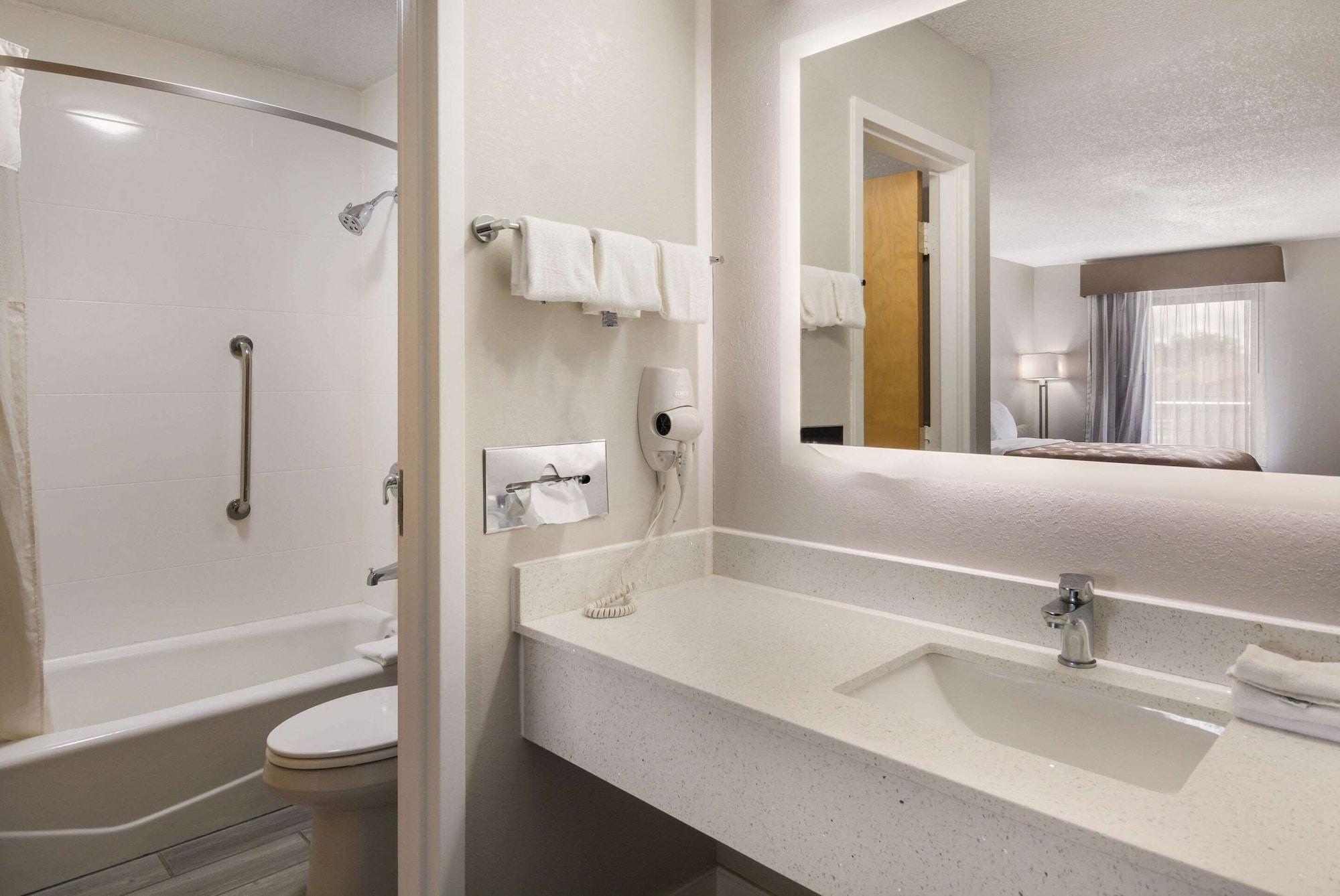 Quality Inn Emporia Extérieur photo