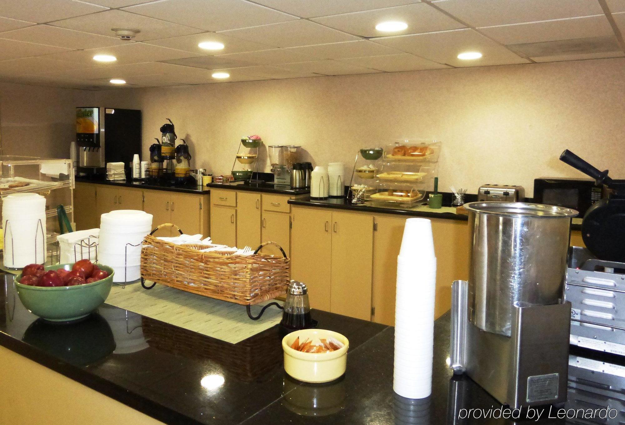 Quality Inn Emporia Extérieur photo